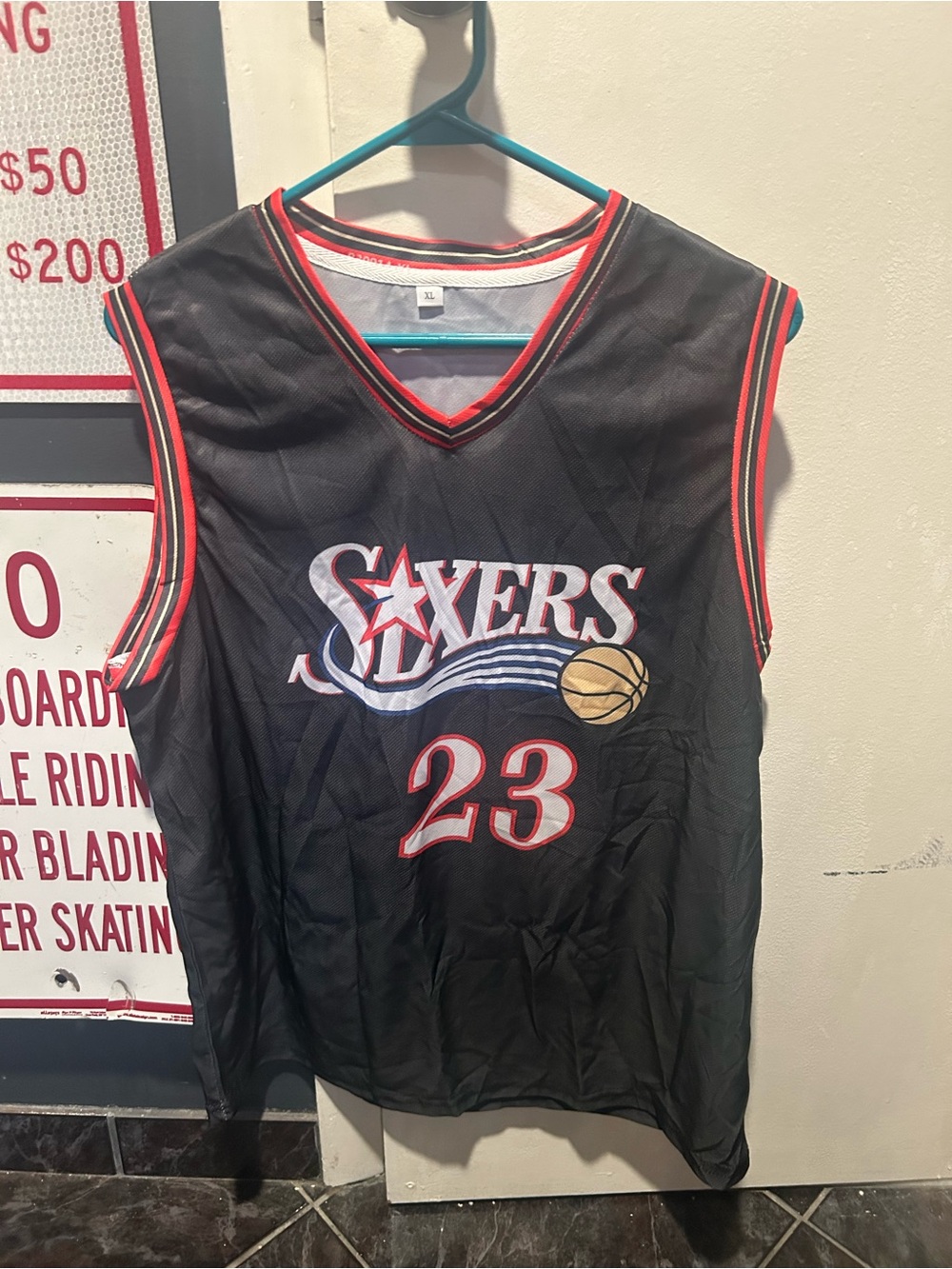 Sixers LeBron James jersey